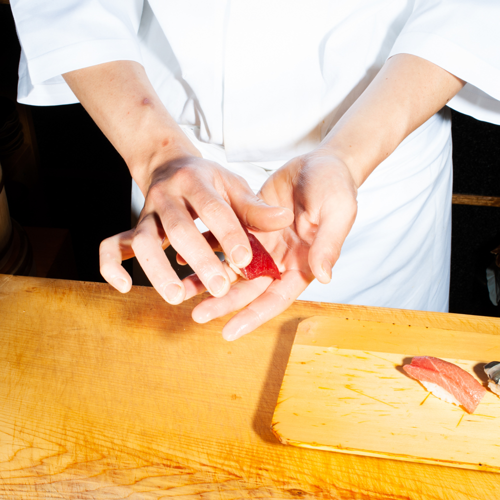 sushiya; 6-3-17 ginza chuo-ku 104-0061 tel;03-3571-7900 chef; takao ishiyama